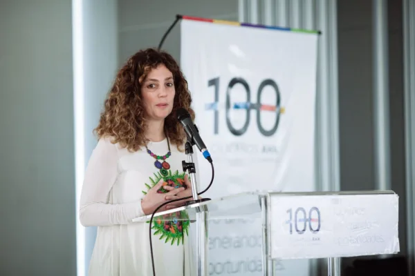 Débora Slotnisky, conferencista para eventos corporativos sobre Inteligencia Artificial