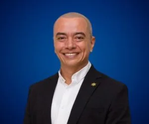 Alexis "El Pulpo" Viera, conferencista para eventos corporativos sobre Liderazgo Inspirador