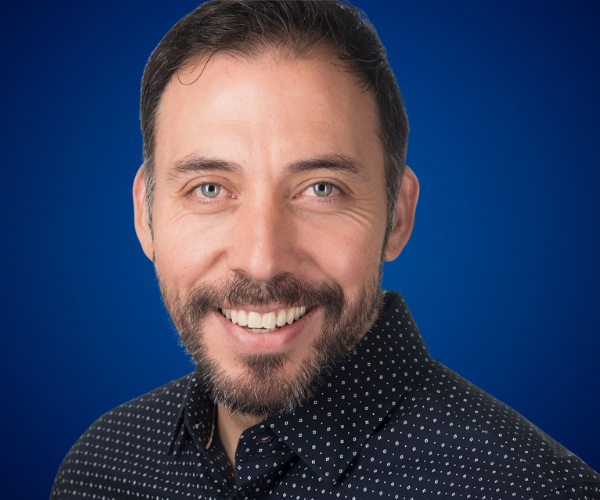 Cesar CASTRO V
